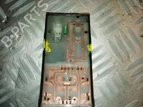 Used Left front window switch NISSAN MICRA III (K12) 1.4 16V (88 hp) 22584367