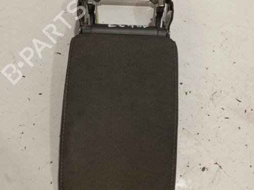 Used Armrest / Center console Armrest / Center console VW GOLF VI (5K1) 1.4 TSI (160 hp) 22572465 22572465