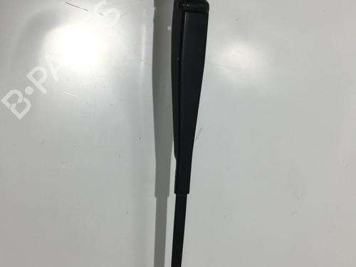 Used Front windshield wiper arm AUDI A3 Sportback (8VA, 8VF) 1.6 TDI (110 hp) 22582799