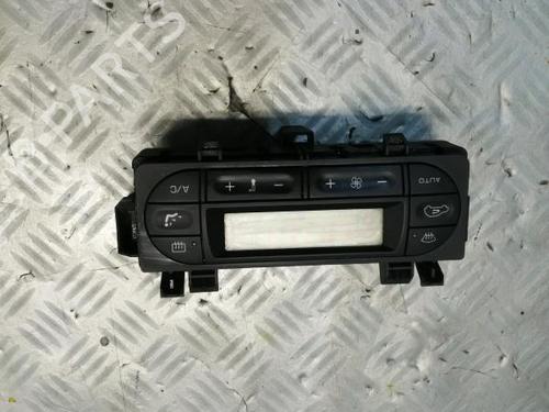 climate-control-citroen-c3-pluriel-hb_-14-hdi-00006451ry-2003-22589734 main image