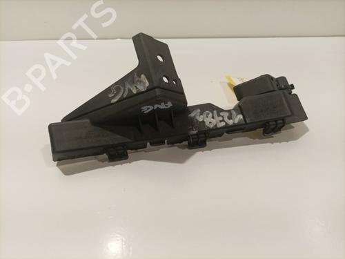 Used Front bumper bracket Front bumper bracket KIA CEE'D (JD) 1.0 T-GDI (120 hp) 22574137 22574137