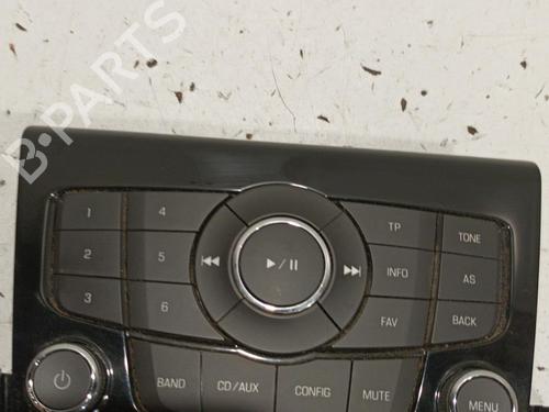 Used Radio Radio CHEVROLET CRUZE (J300) 2.0 CDI (163 hp) 22572165 22572165