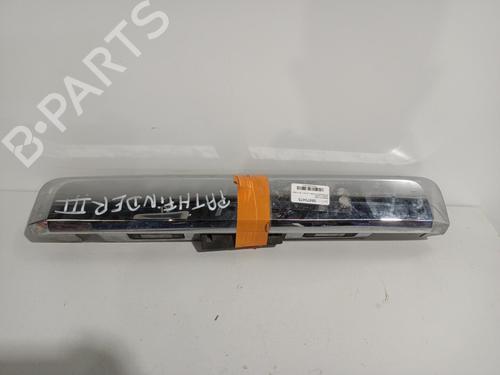 Used Tailgate trim NISSAN PATHFINDER III (R51) 2.5 dCi 4WD (174 hp) 22575582