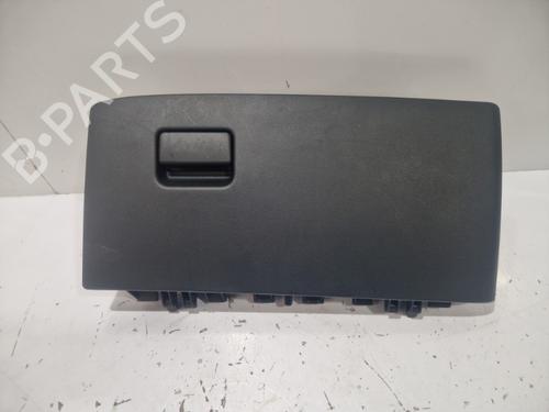 Used Glove box TOYOTA YARIS (_P21_, _PA1_, _PH1_) 1.5 Hybrid (MXPH10, MXPH11) (116 hp) 22577700