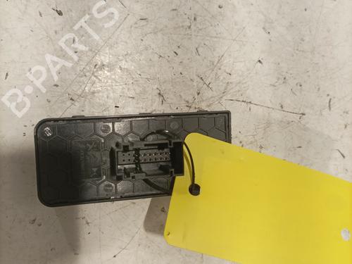left-front-window-switch-citroen-c3-iii-sx-2016-35924255 main image