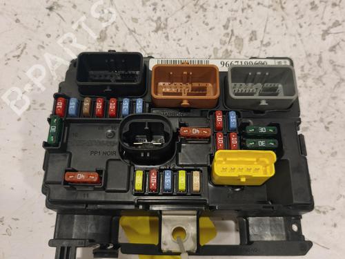 Fuse box CITROËN DS3 (SA_) 1.6 VTi 120 | BP39255389E1 - Image 3