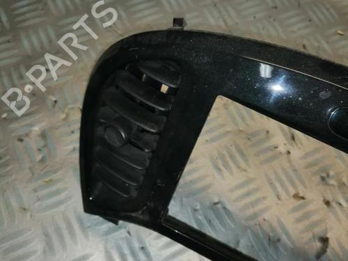 Used Air vent NISSAN JUKE (F15) 1.6 (117 hp) 22590548