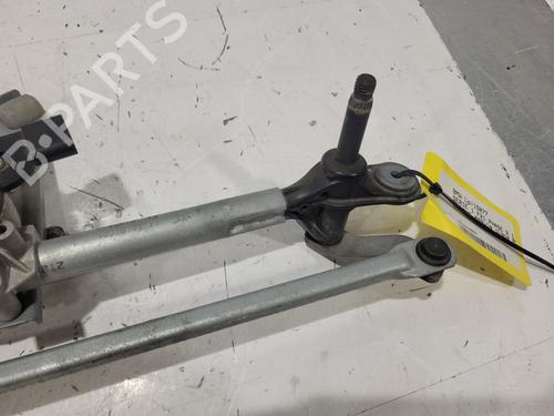 Motor limpa vidros frontal Motor limpa vidros frontal BMW 1 (F21) 116 i (109 hp) 36763009 36763009