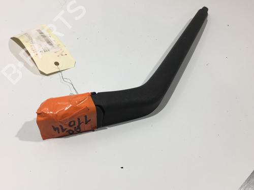 Used Rear windshield wiper arm TOYOTA YARIS (_P9_) 1.0 VVT-i (KSP90_, KSP90R) (69 hp) 22572408