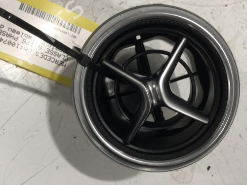 Used Air vent MERCEDES-BENZ A-CLASS (W176) A 160 CDI / d (176.011) (90 hp) 28155410