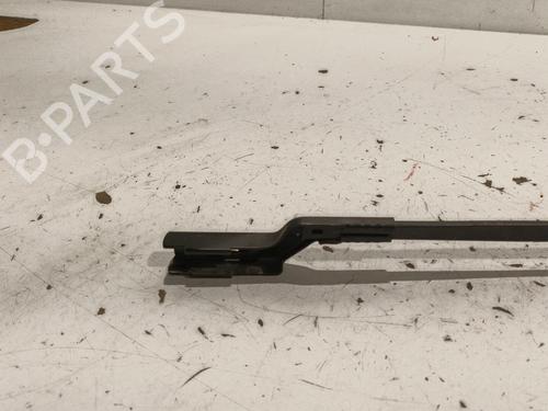 Used Front windshield wiper arm Front windshield wiper arm 22571970 22571970