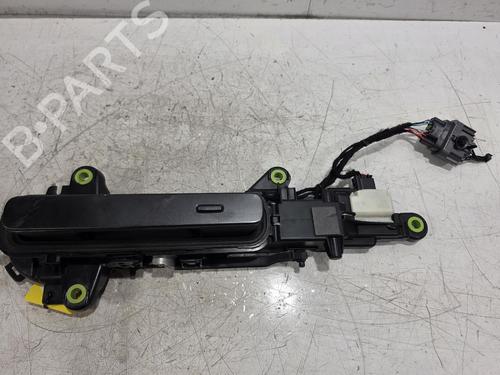 Used Front left exterior door handle Front left exterior door handle LAND ROVER RANGE ROVER EVOQUE (L551) 1.5 P300e Hybrid 4x4 (309 hp) 40251577 40251577