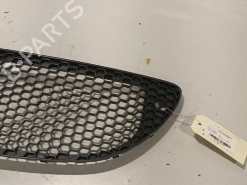 Used Grille SEAT ALTEA (5P1) 1.9 TDI (105 hp) 22586200