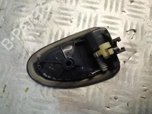 Used Front right interior door handle Front right interior door handle 22589805 22589805
