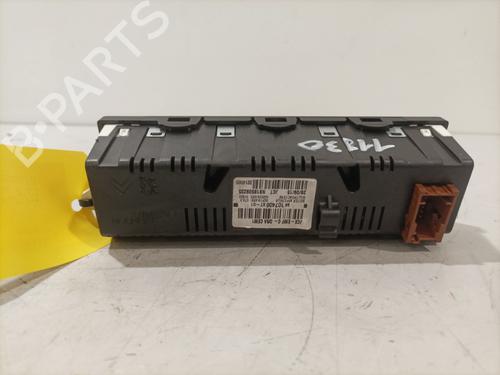 Used Display monitor Display monitor CITROËN C3 II (SC_) 1.2 VTi 82 (82 hp) 22574198 22574198