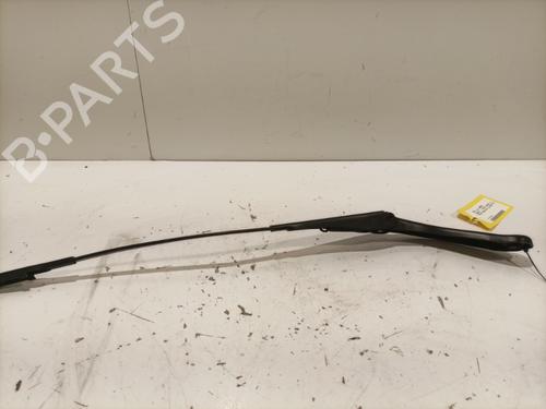 Used Front windshield wiper arm BMW 1 (F20) 114 d (95 hp) 22574186