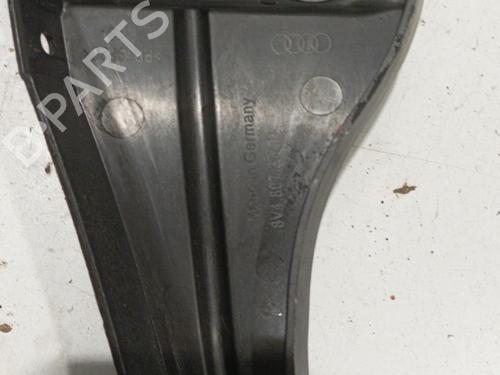 Kofangerbeslag bag AUDI A3 Sportback (8VA, 8VF) 1.6 TDI (110 hp) 22587728