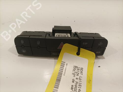 Used Warning switch Warning switch SEAT IBIZA IV (6J5, 6P1) 1.2 TDI (75 hp) 33950690 33950690