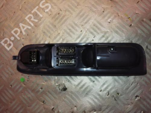 Used Left front window switch RENAULT TWINGO I (C06_) 1.2 (C066, C068) (58 hp) 22590484