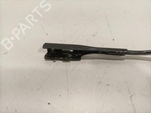 Used Front windshield wiper arm Front windshield wiper arm 22918038 22918038