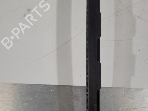 Vidro triangular frente esquerdo PEUGEOT 208 I (CA_, CC_) 1.6 HDi / BlueHDi 75 (75 hp) 30101485