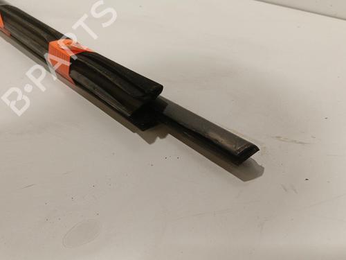 Used Rubber door seal RENAULT GRAND SCÉNIC III (JZ0/1_) 1.5 dCi (JZ09, JZ0D, JZ10, JZ14, JZ1G, JZ29, JZ2C) (110 hp) 22576318