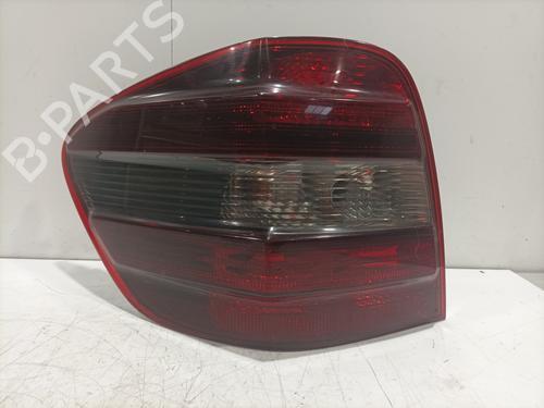 Used Left taillight MERCEDES-BENZ M-CLASS (W164) ML 320 CDI 4-matic (164.122) (224 hp) 30939193
