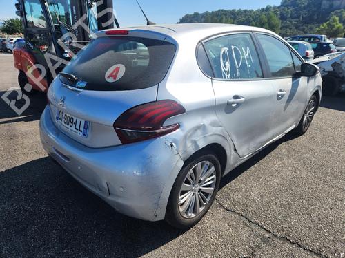 Brugte PEUGEOT 208 I (CA_, CC_) 1.2 VTI 82 4961648