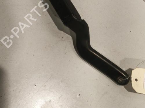 Used Front windshield wiper arm FORD FOCUS C-MAX (DM2) 1.8 TDCi (115 hp) 22586340