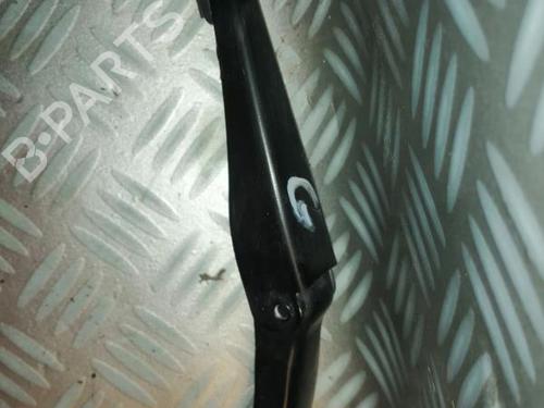 Used Front windshield wiper arm BMW 1 (F21) 116 d (116 hp) 22578533