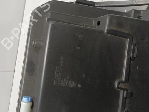 Used Glove box VOLVO V40 Hatchback (525) D2 (114 hp) 22588238