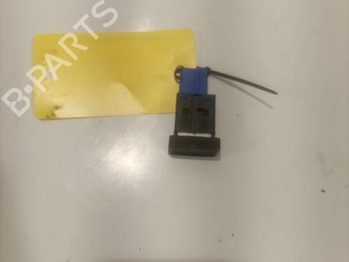 warning-switch-vw-polo-vi-aw1-bz1-ae1-2017-24407992 main image