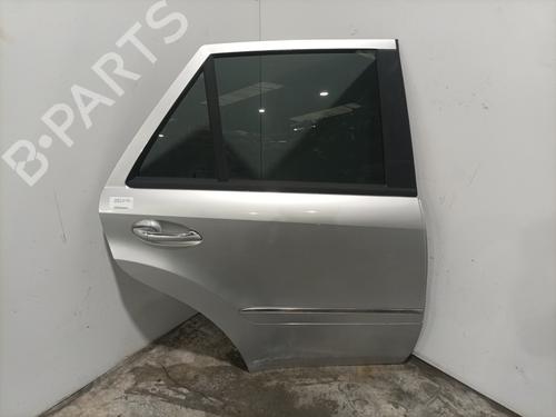 Used Right rear door MERCEDES-BENZ M-CLASS (W164) ML 320 CDI 4-matic (164.122) (224 hp) 30936260
