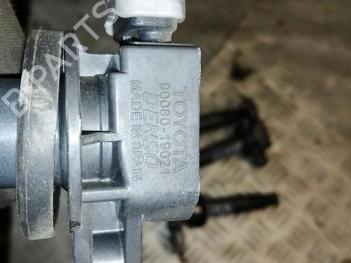 Used Ignition coil TOYOTA YARIS (_P1_) 1.0 (SCP10_, SCP10R) (65 hp) 22589875