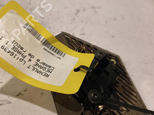 camera-renault-megane-iv-hatchback-b9amn_-2015-37993892 main image