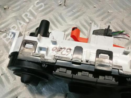 Used Climate control Climate control CITROËN C3 III (SX) 1.2 VTi 82 (82 hp) 22584251 22584251