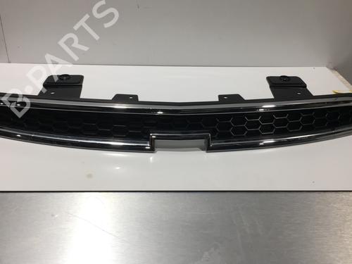 Used Grille CHEVROLET ORLANDO (J309) 2.0 D (163 hp) 22577375