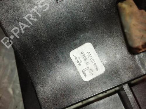 Used Gear lever PEUGEOT 208 I (CA_, CC_) 1.6 HDi / BlueHDi 75 (75 hp) 22573914