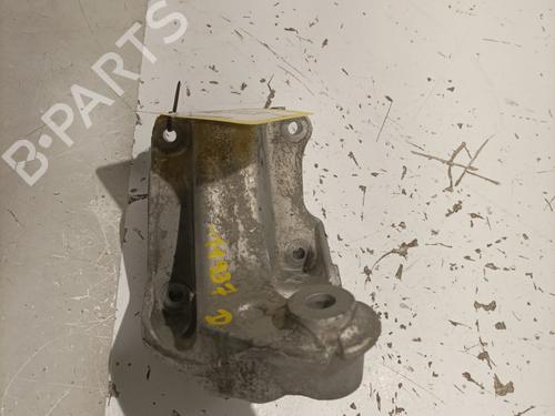 Used Engine mount Engine mount MERCEDES-BENZ V-CLASS (W447) V 250 CDI / d 4-matic (447.811, 447.813) (190 hp) 22578870 22578870