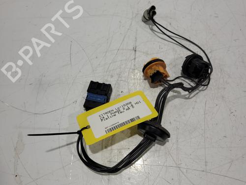 Used Lamp holder CITROËN C4 I (LC_) 1.6 HDi (90 hp) 30146904