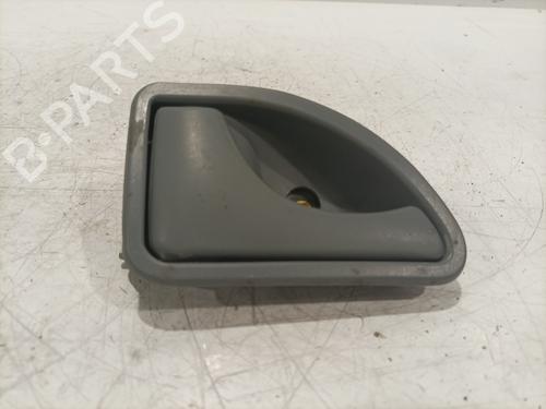 Venstre fortil invendig håndtag RENAULT TWINGO I (C06_) 1.2 16V (C06C, C06D, C06K) (75 hp) 32784618