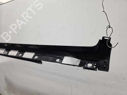 right-sideskirt-toyota-c-hr-_x1_-2016-37993965 main image