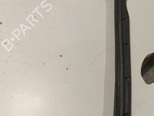 Used Rubber door seal BMW 1 (E81) 118 d (143 hp) 22570539