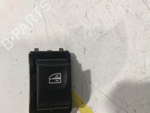 Used Right front window switch RENAULT MEGANE III Hatchback (BZ0/1_, B3_) 1.5 dCi (BZ09, BZ0D, BZ1W, BZ29, BZ14) (110 hp) 27724976