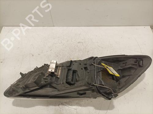 Used Right headlight Right headlight VOLVO C30 (533) D2 (115 hp) 33950892 33950892