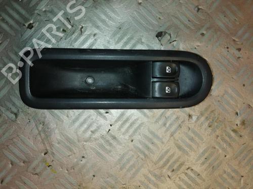 Used Left front window switch Left front window switch RENAULT CLIO III (BR0/1, CR0/1) 1.2 16V (BR02, BR0J, BR11, CR02, CR0J, CR11) (75 hp) 22575909 22575909