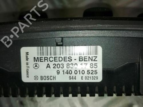 Used Climate control MERCEDES-BENZ C-CLASS (W203) C 200 CDI (203.007) (122 hp) 22591356