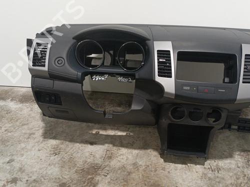 Dashboard PEUGEOT 4007 (VU_, VV_) 2.2 HDi | BP22585944C46 