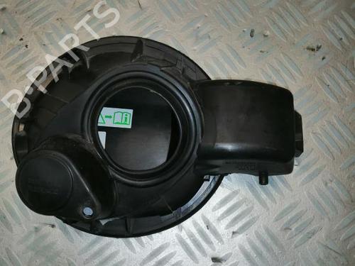 Fuel flap PEUGEOT 2008 I (CU_) 1.2 THP 130 / PureTech 130 | BP22578581C131