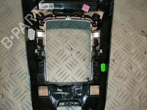 Used Middle console Middle console PEUGEOT 308 II (LB_, LP_, LW_, LH_, L3_) 1.2 THP 110 (110 hp) 22590992 22590992